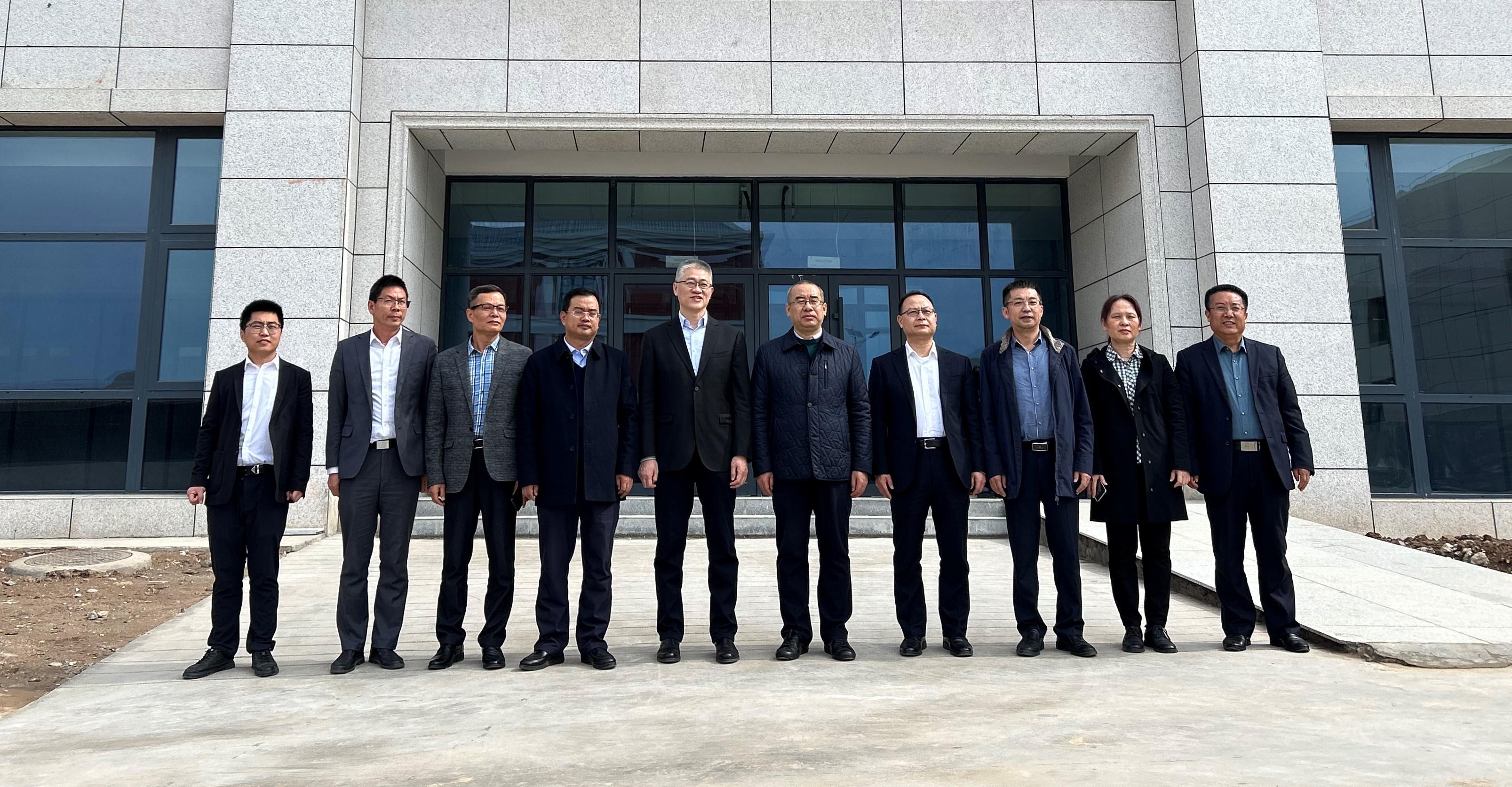 广药集团党委副书记、副董事长、总经理杨军一行到甘肃广药白云山中药科技有限公司调研考察