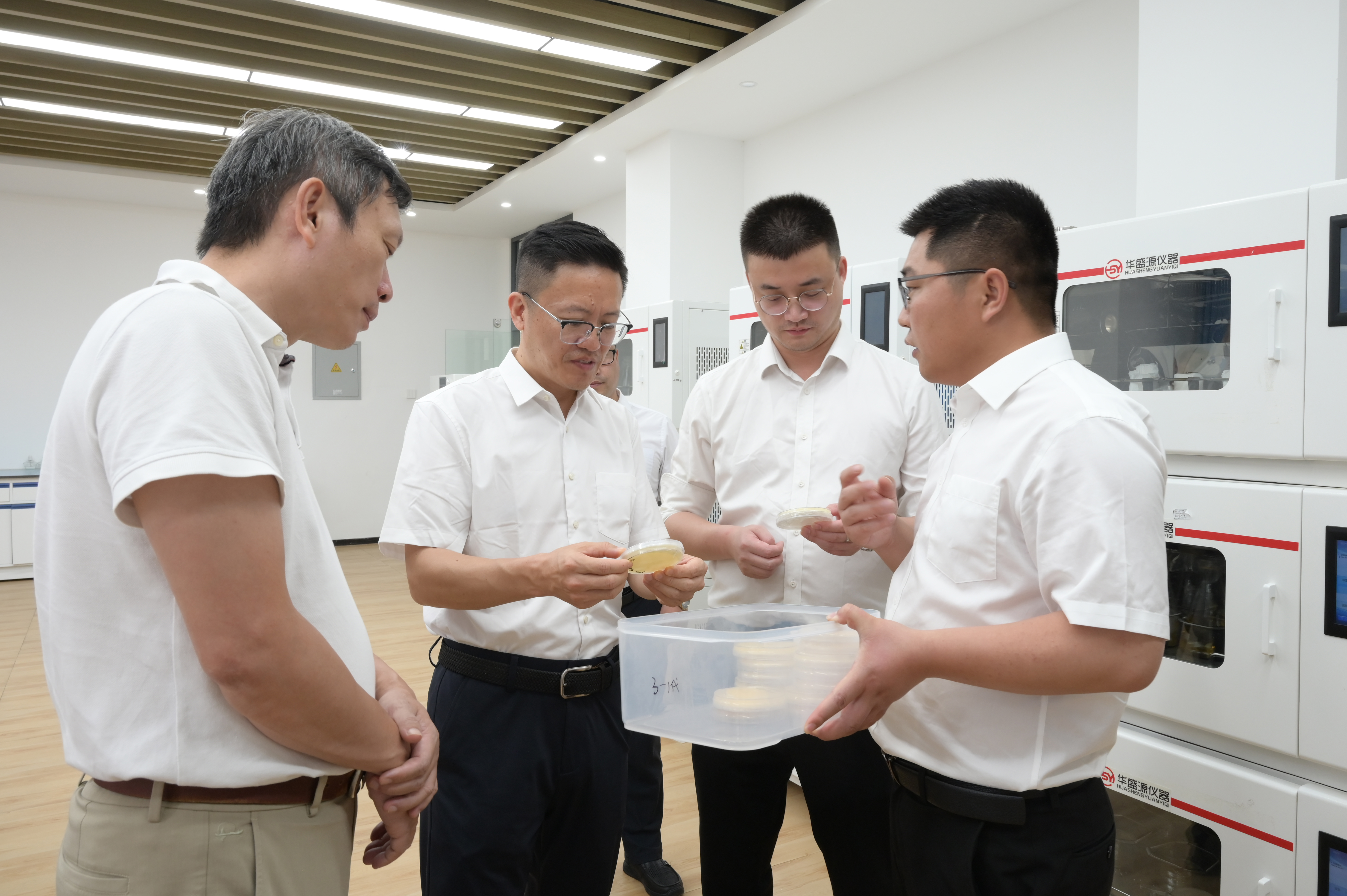 广药集团党委副书记徐彬调研采芝林甘肃公司 强调要以科技创新引领中药现代化进程